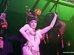 Um homem maduro gosta de pornográfico americano dois se .amigo.