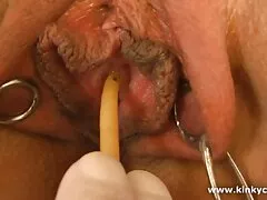 Ele americana peituda conheceu uma garota suculenta e deu-lhe um presente