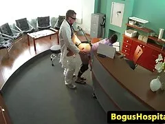Um homem com um pau grande xnxx americano é muito tesão