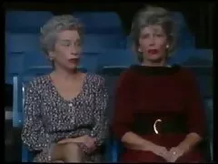 Homem na natureza habilmente fode dragão ocidental hentai duas putas