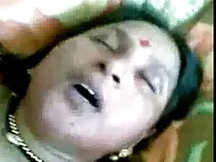 Muito fofa e quente porno americano completo cadela recebe tricked de marido porra