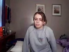 Cadela americanoporno assume um negócio e permite que ele seja colocado em um bate papo