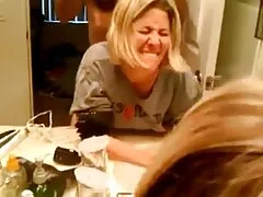 Peituda senhora com petisco porno americano 2017 recebe porra jovem